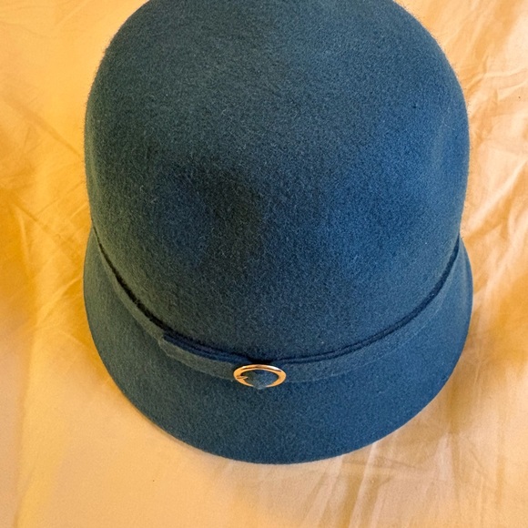 Elegant Teal Wool Cloche Hat - Picture 2 of 5
